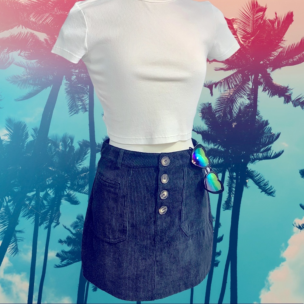 💰SOLD💰💵 Corduroy Mini Skirt